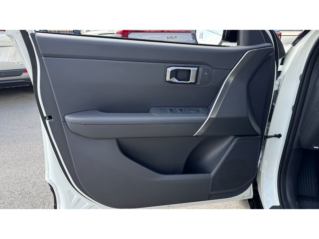 New 2027 Snow White Pearl / Black Roof Kia X-Line S image 23