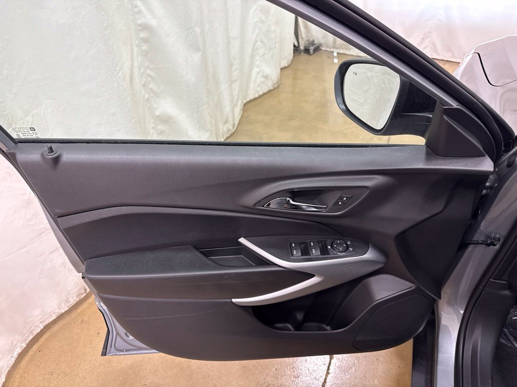 New 2026 Sterling Gray Metallic Chevrolet 1RS image 28
