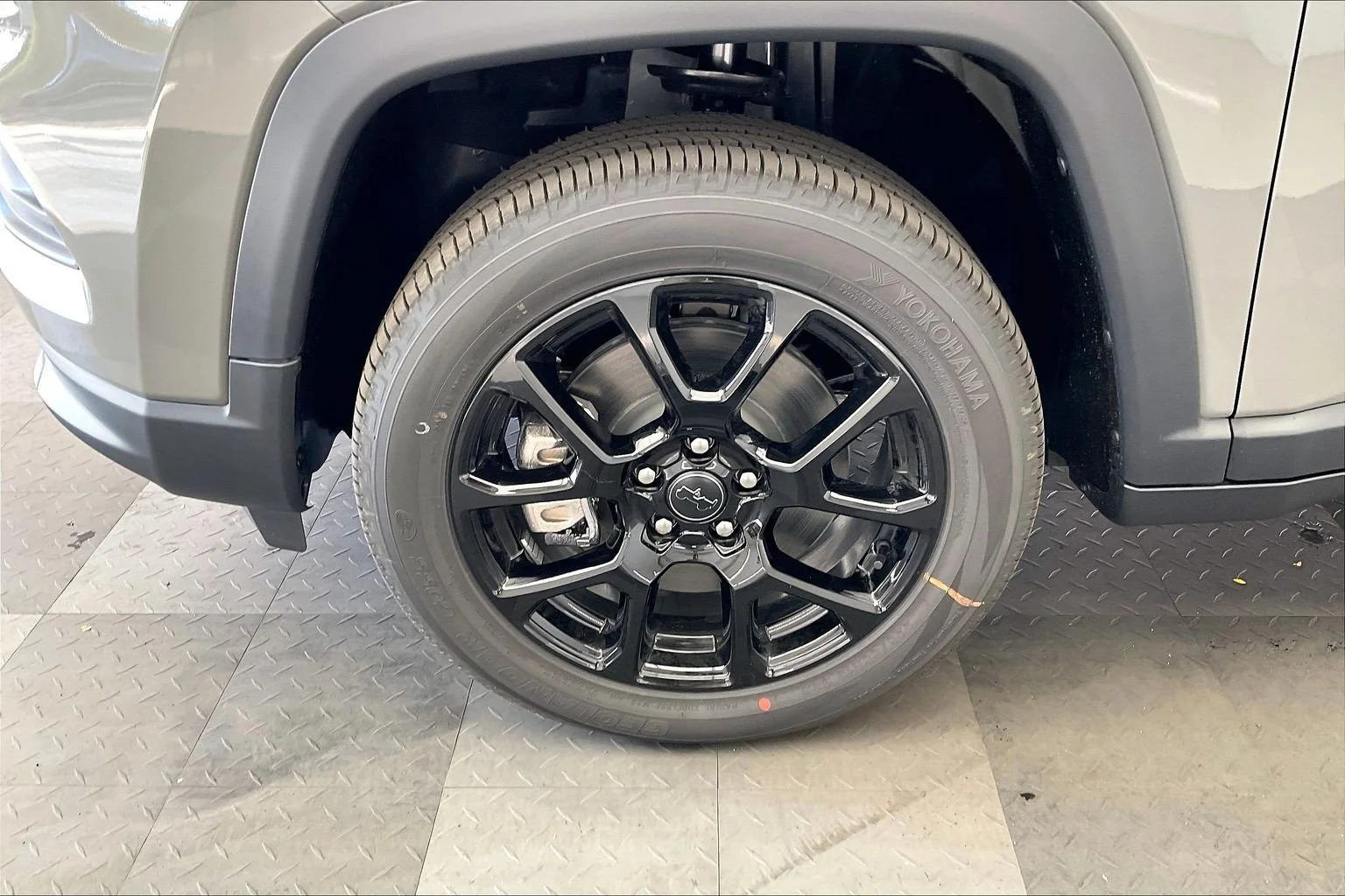 New 2026 Sting-Gray Clearcoat Jeep Latitude Altitude image 14