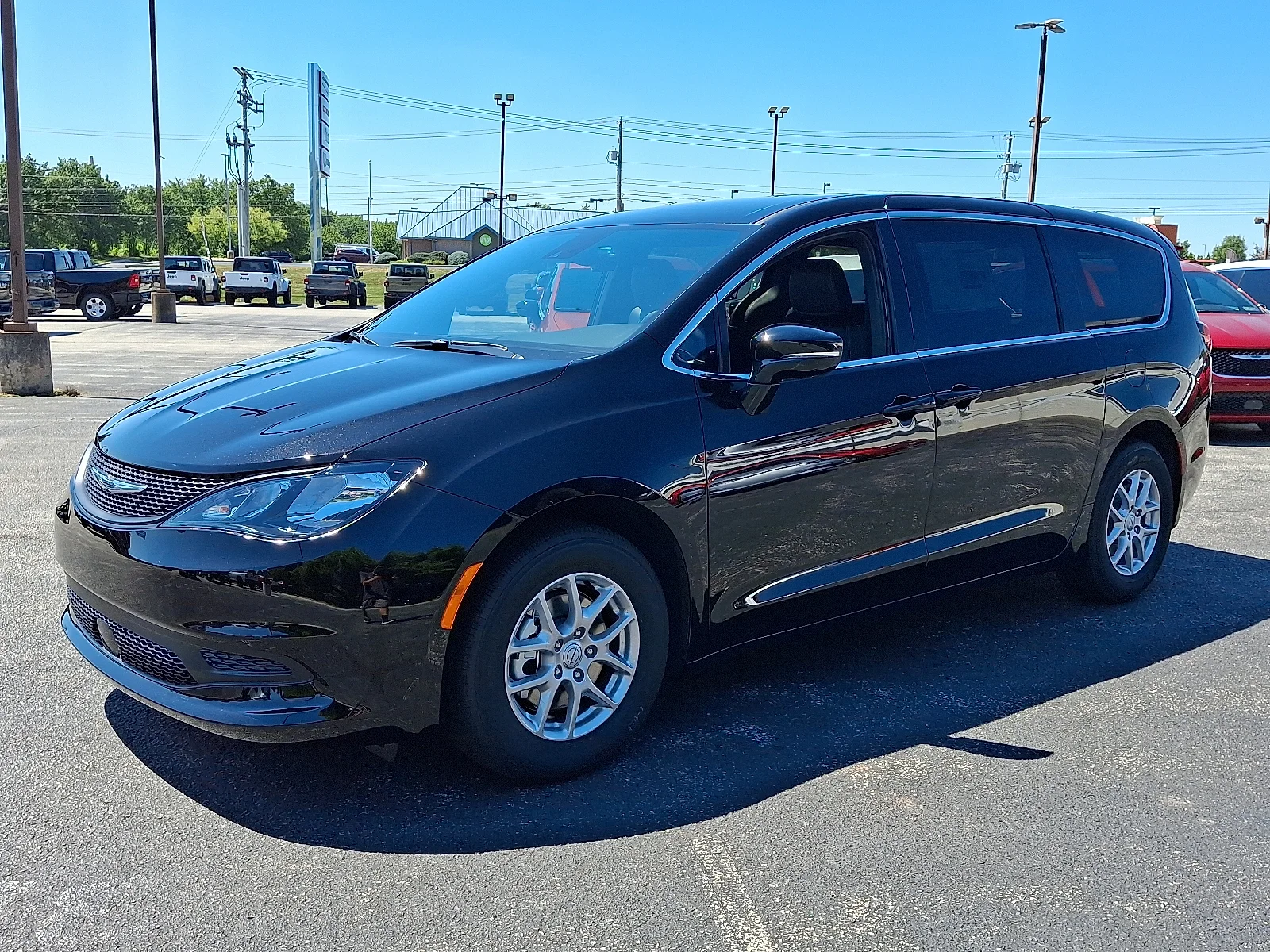New 2026 Diamond Black Crystal Pearl-Coat Exterior Paint Chrysler LX image 4