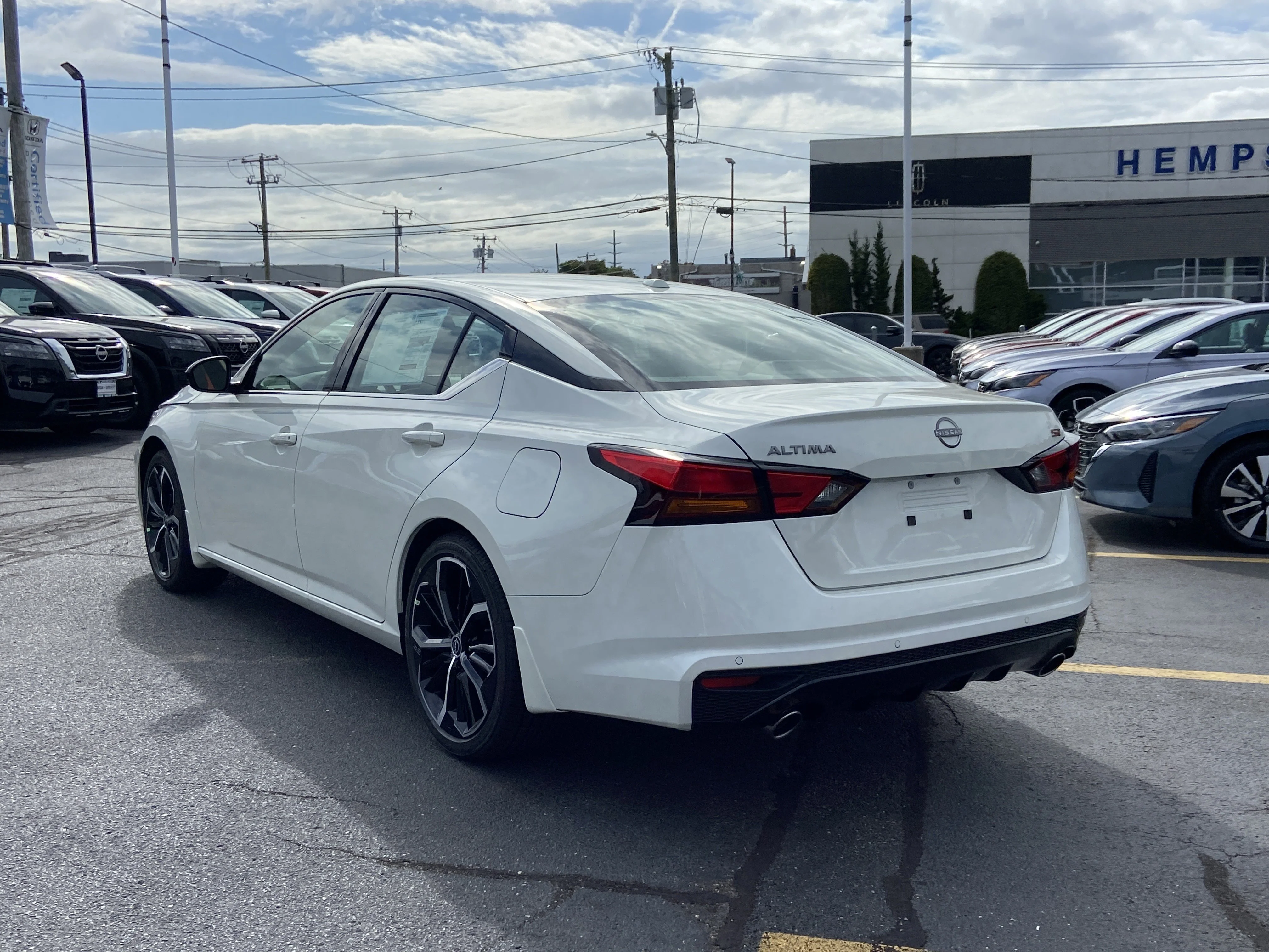 New 2025 Pearl White Tricoat Nissan SR image 6