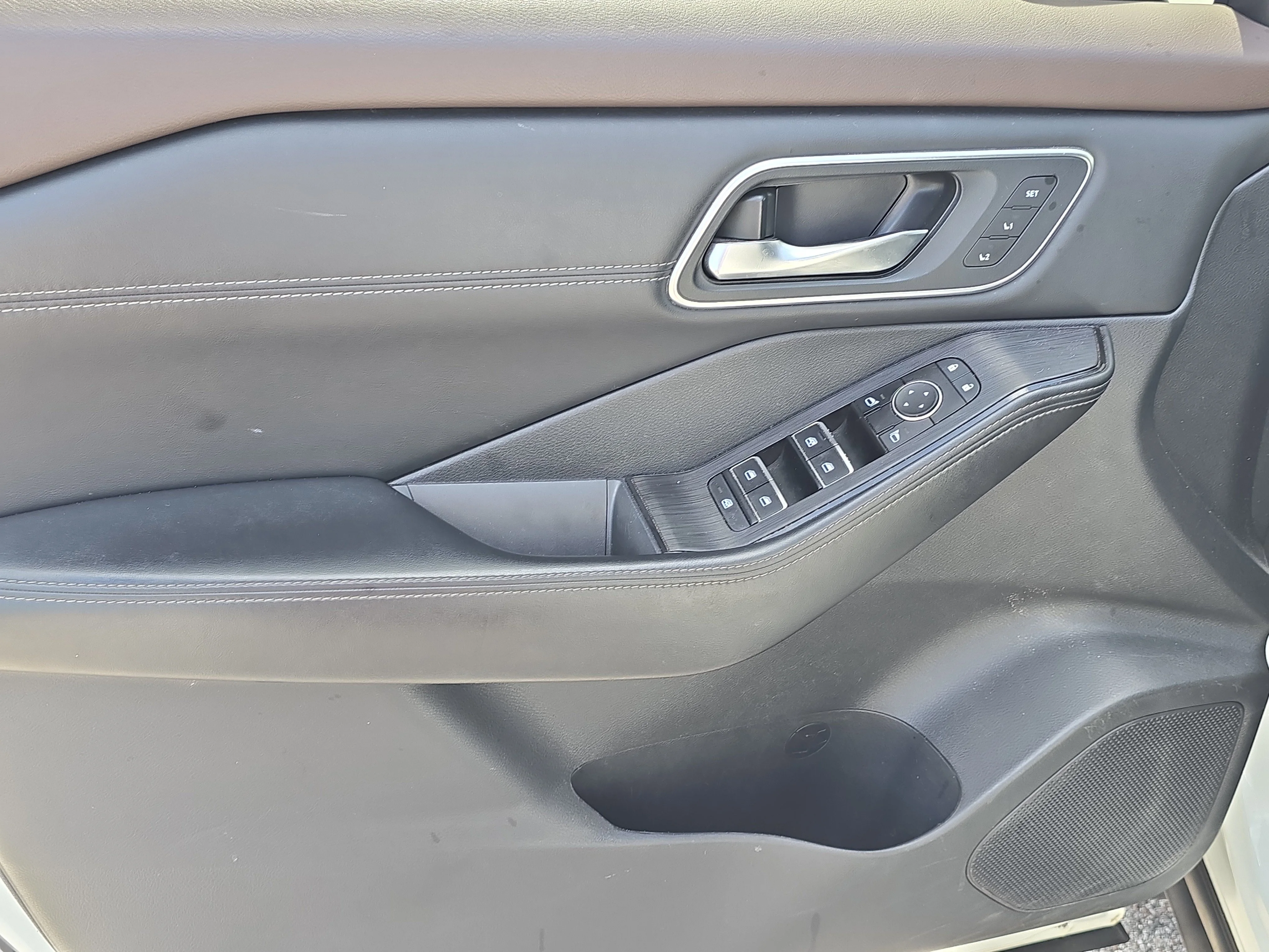 Certified Used 2023 Pearl White Tricoat Nissan Platinum image 18