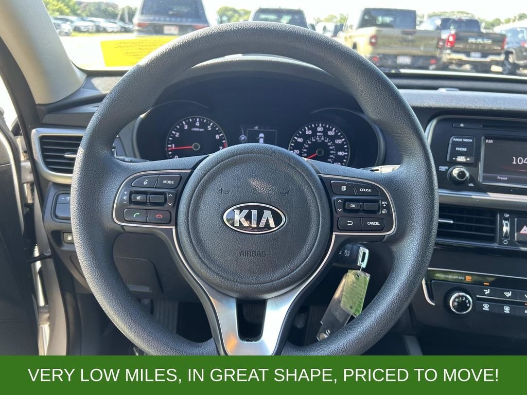 Used 2017 Silver Kia LX image 21