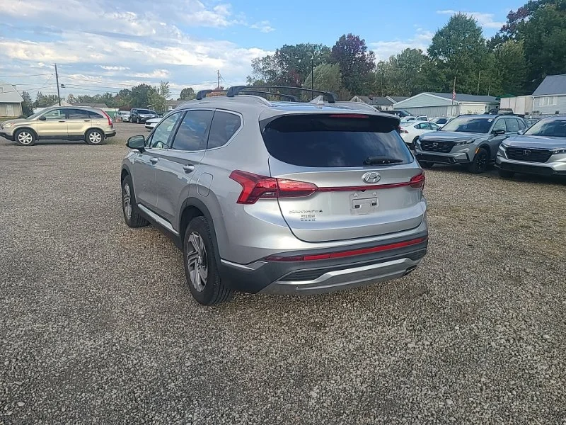 Used 2022 Silver Hyundai SEL image 4
