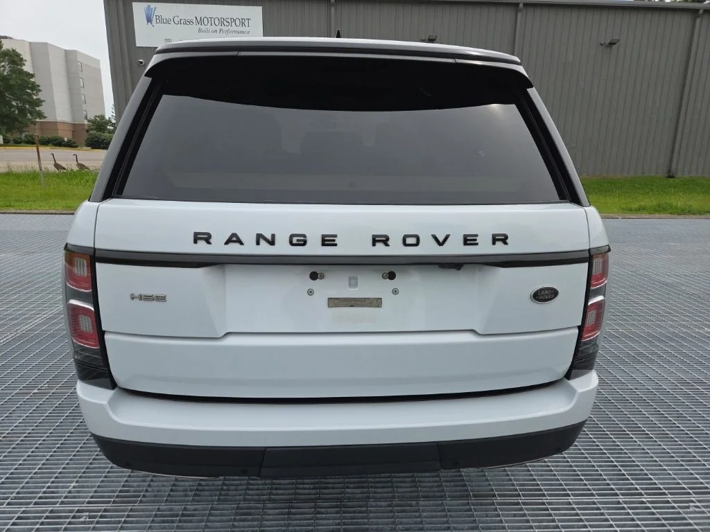 Used 2019 White Land Rover 3.0L V6 Supercharged HSE image 4