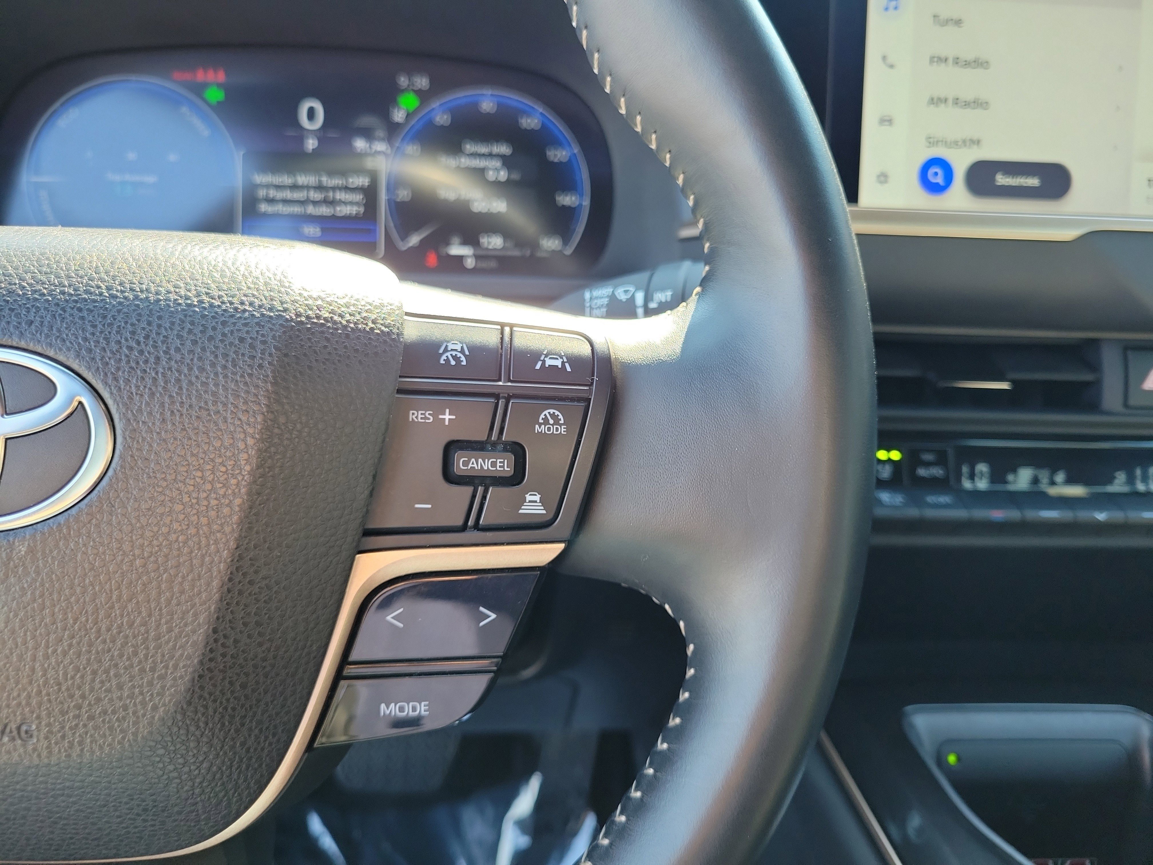 2025 Toyota Crown XLE - Photo 23