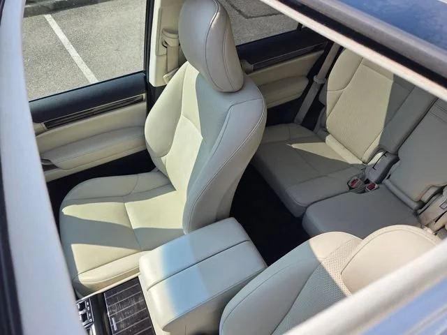 Used 2020 Starfire Pearl Lexus 460 image 9