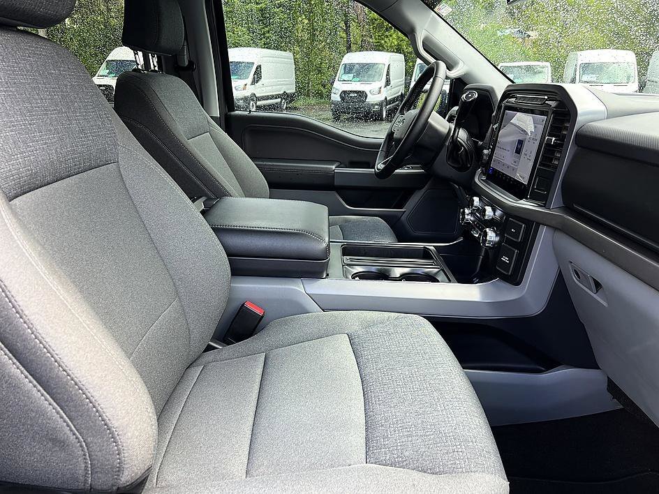Used 2024 Gray Metallic Ford XLT image 20