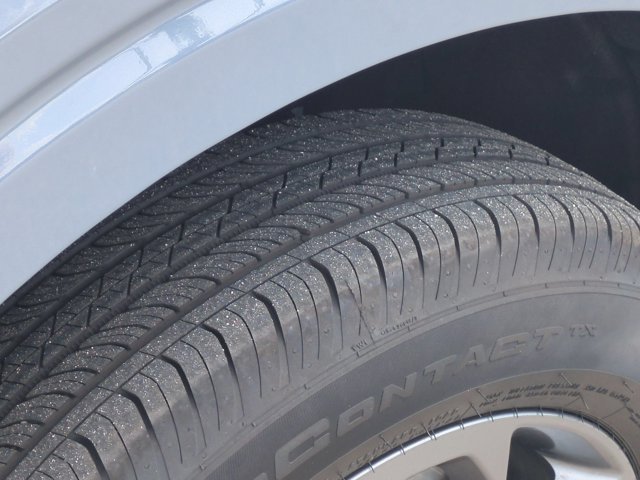 New 2026 Azure Gray Metallic Tri-Coat Ford XLT image 13