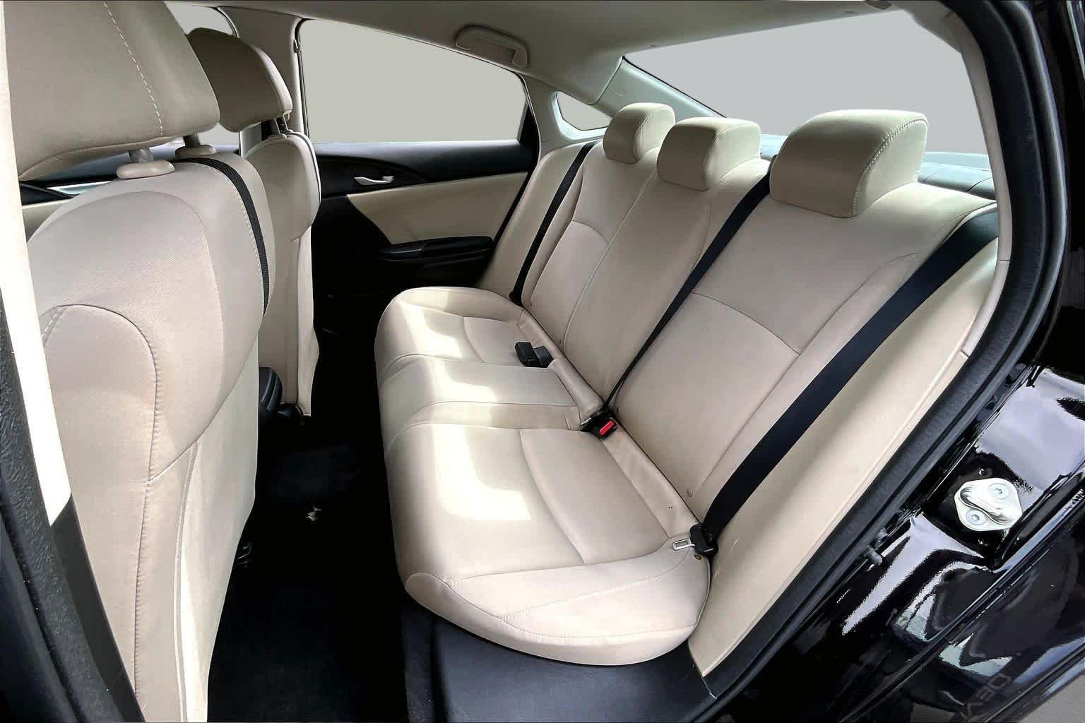 Used 2016  Honda LX image 19