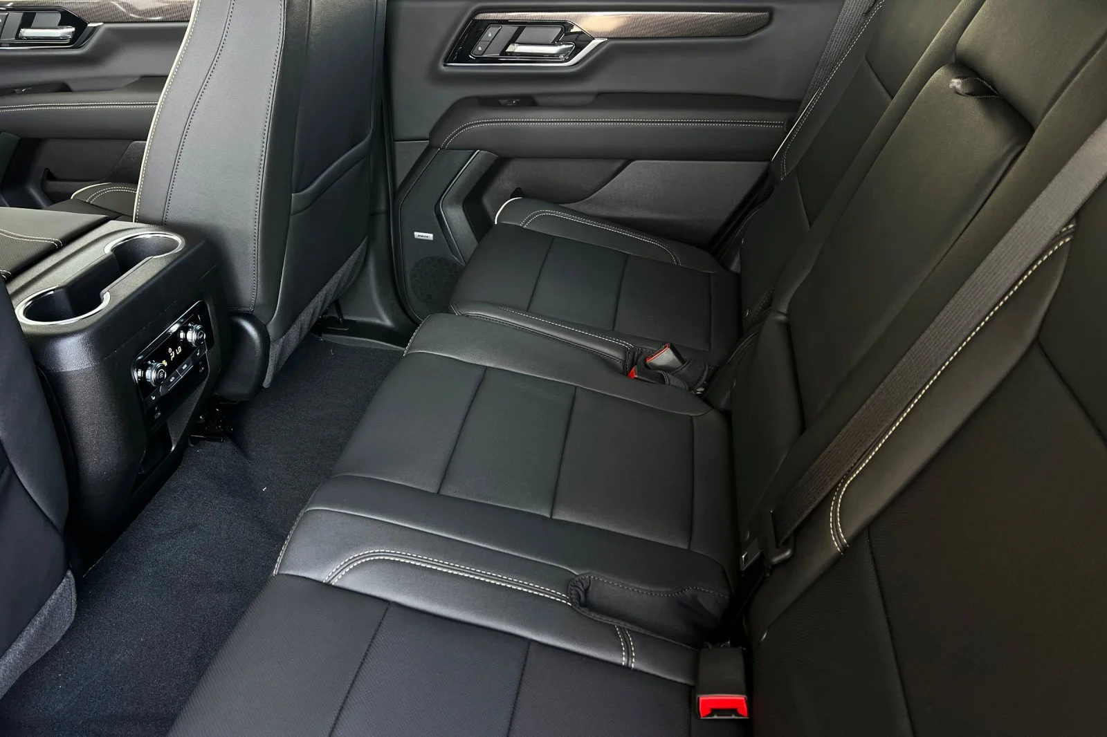2026 GMC Yukon Elevation - Photo 11