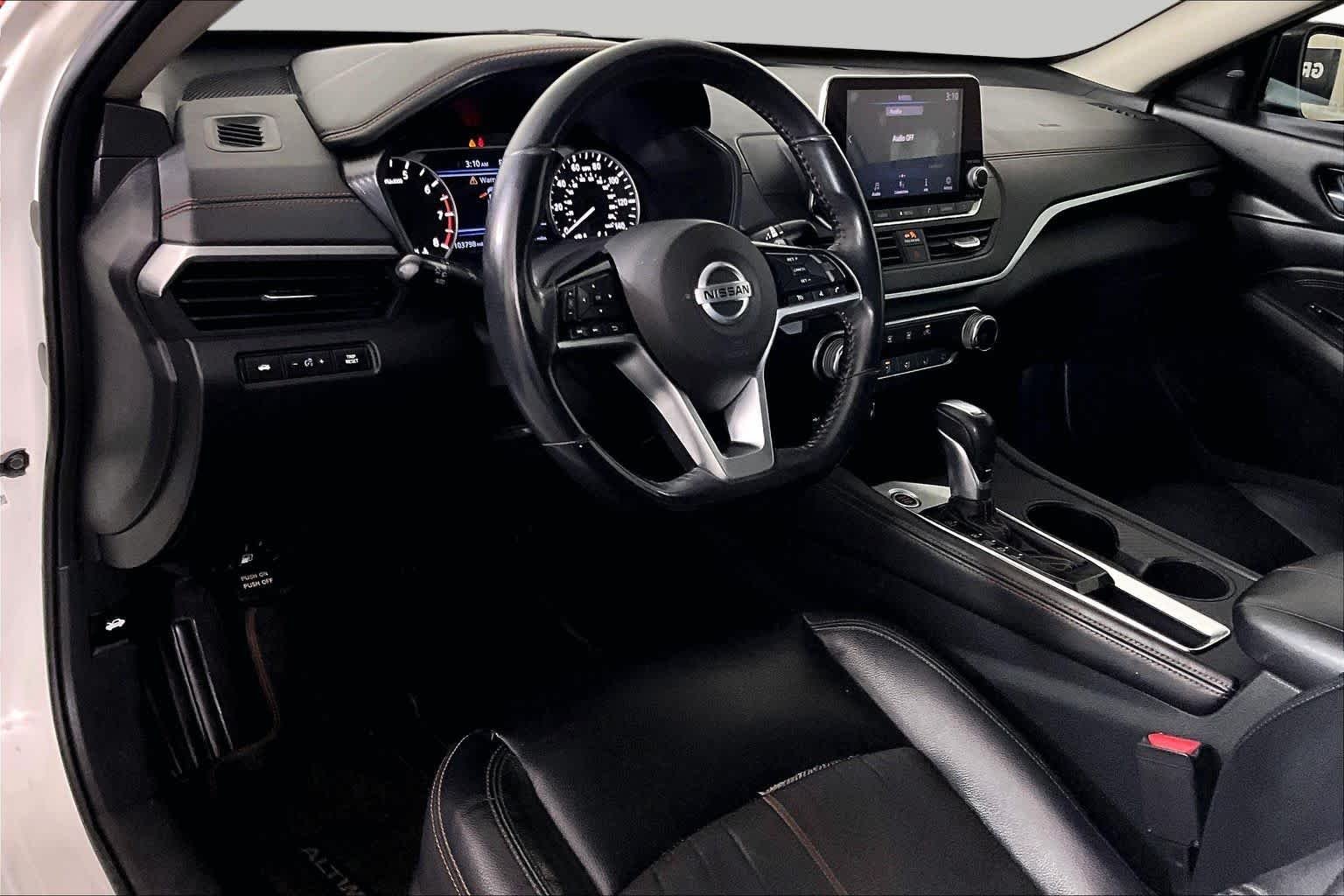 Used 2020 Pearl White Tricoat Nissan 2.5 SR image 16
