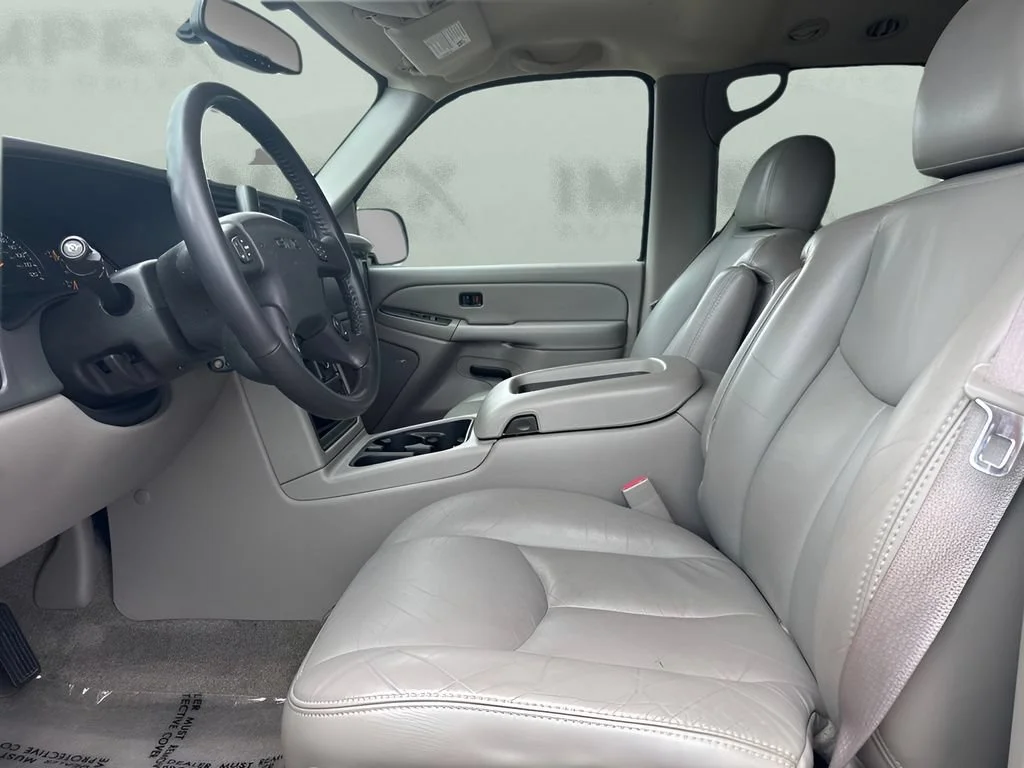 Used 2005 Onyx Black GMC SLT image 9