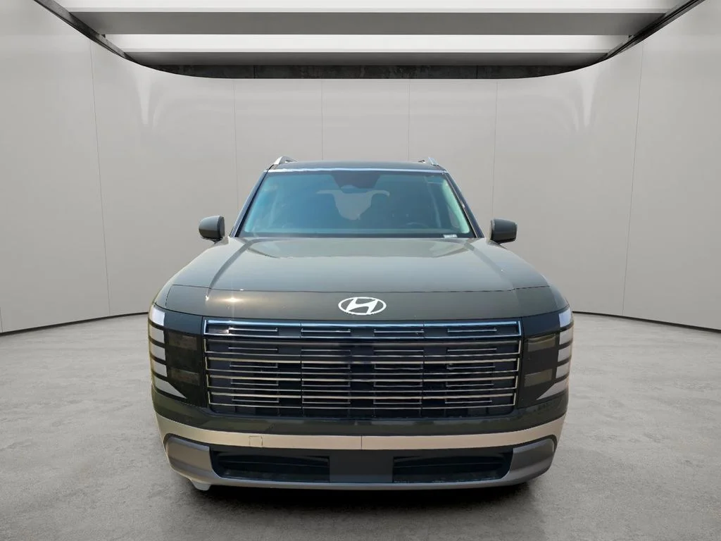 Used 2026 Titan Green Hyundai SEL 7P image 8