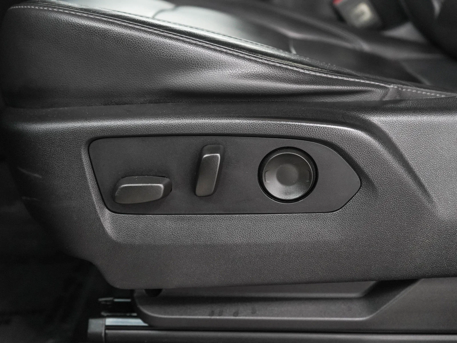 Used 2021 Black Chevrolet LT image 29