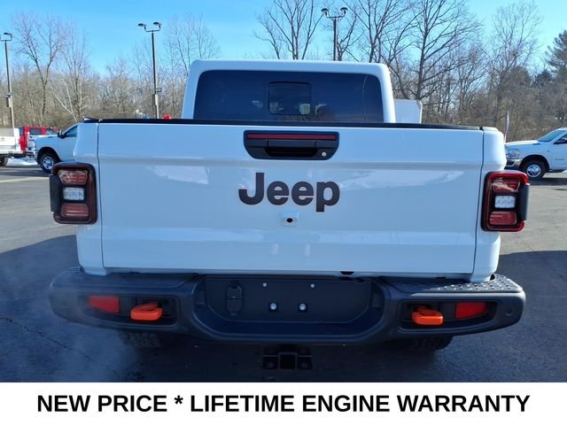 New 2026 Bright White Clear-Coat Exterior Paint Jeep Mojave image 6