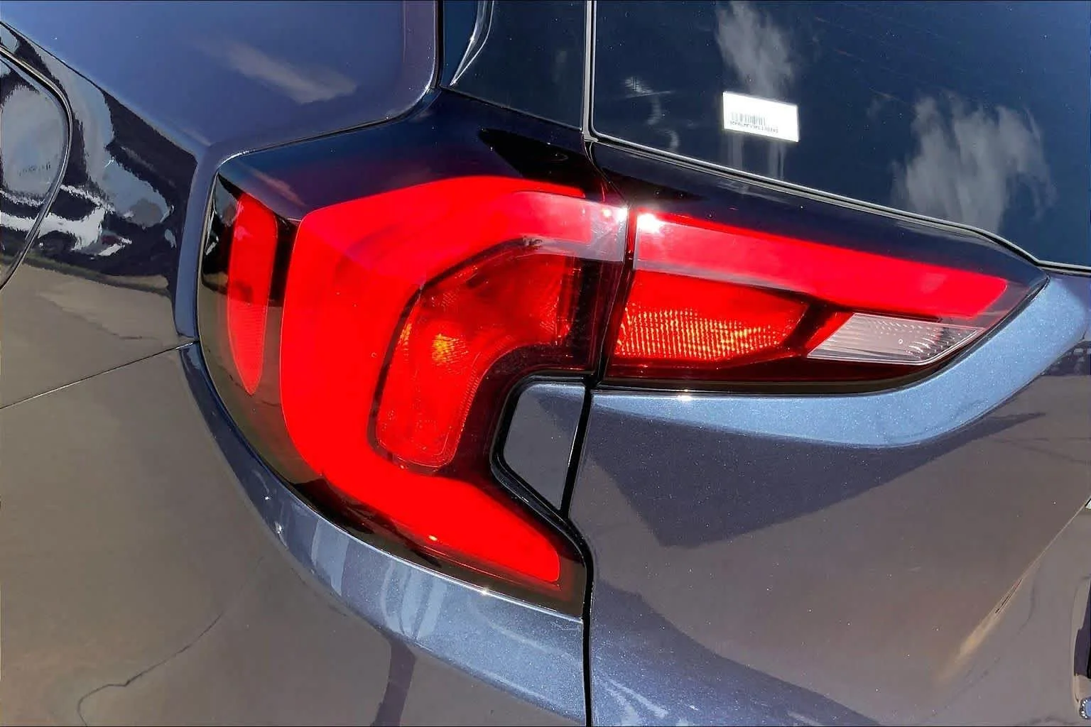 Used 2019 BLUE STEEL METALLIC GMC SLE image 28