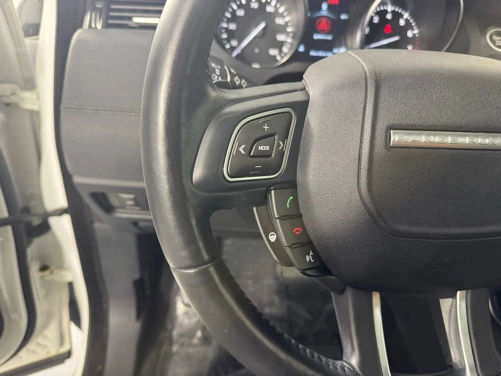 Used 2019 Fuji White Land Rover SE image 18