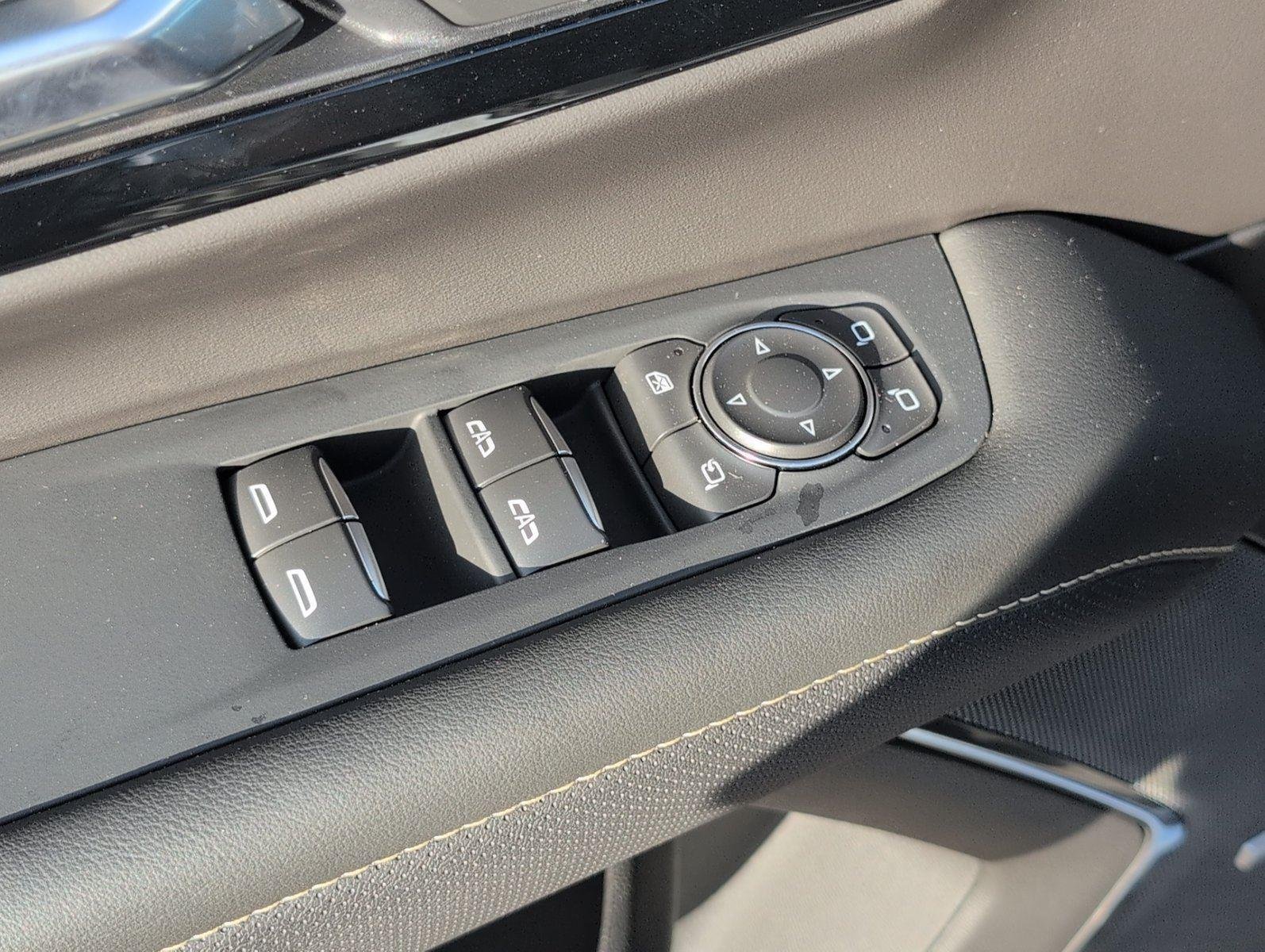 2026 Chevrolet Suburban Premier - Photo 17
