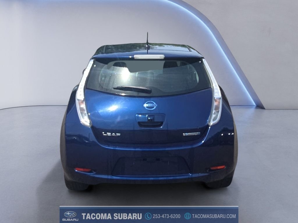 Used 2016 Blue Nissan SV image 4