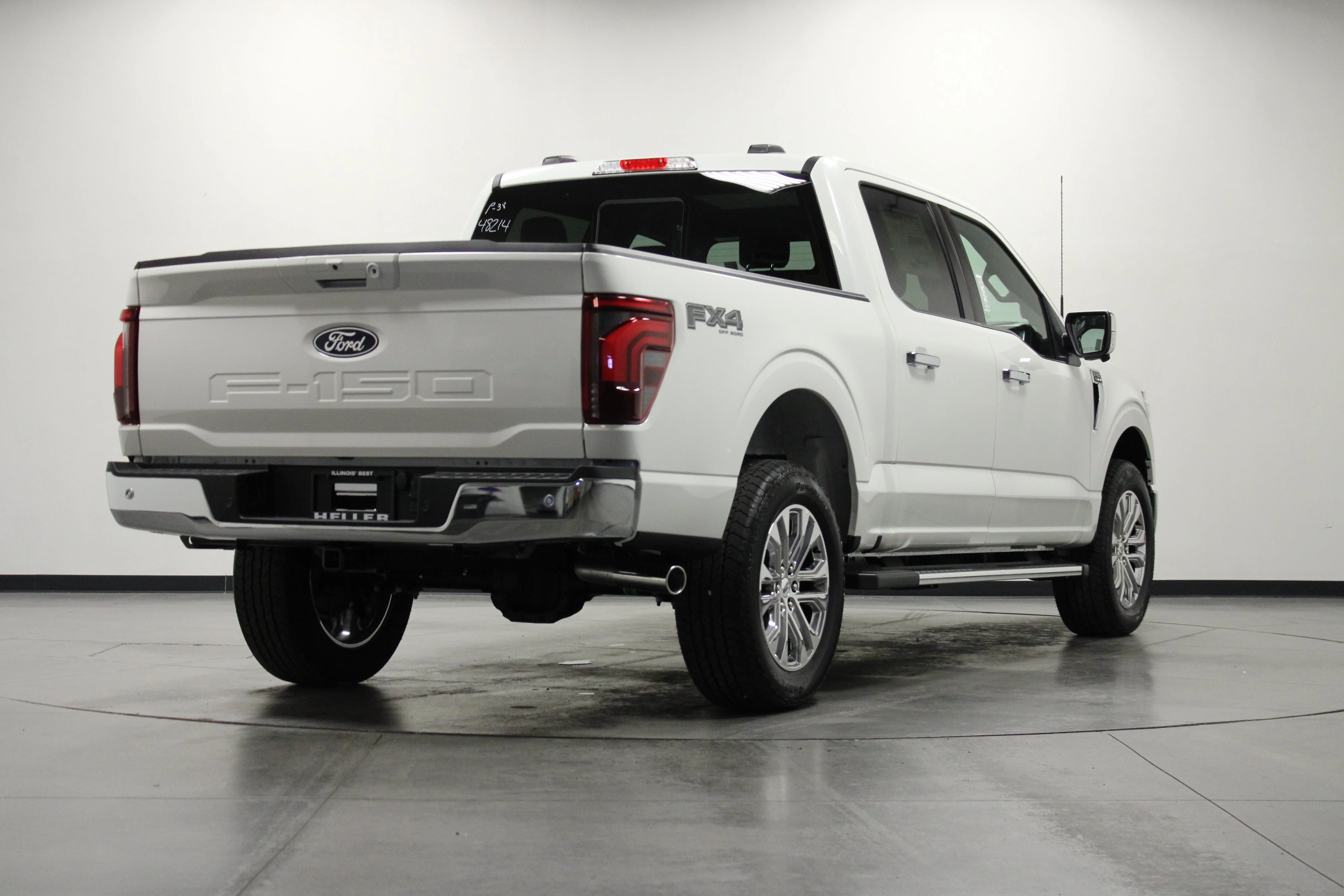 New 2026 Star White Metallic Tri-Coat Ford Lariat® image 4