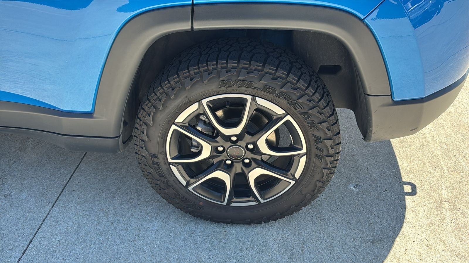 Certified Used 2025 Blue Jeep Trailhawk image 9
