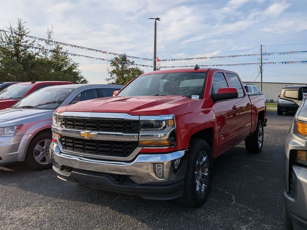 Used 2018 Red Chevrolet LT image 1