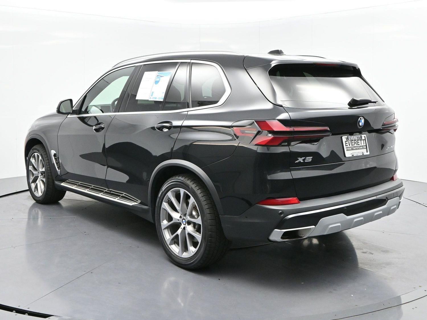 Used 2024 Carbon Black Metallic BMW xDrive40i image 5