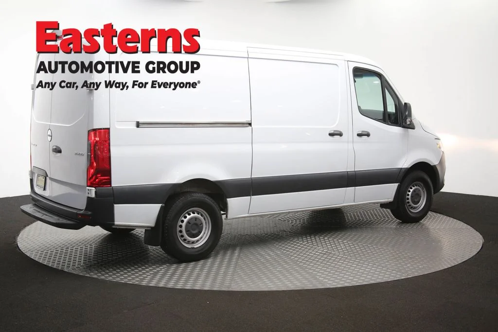 Used 2019 White Freightliner Base image 37