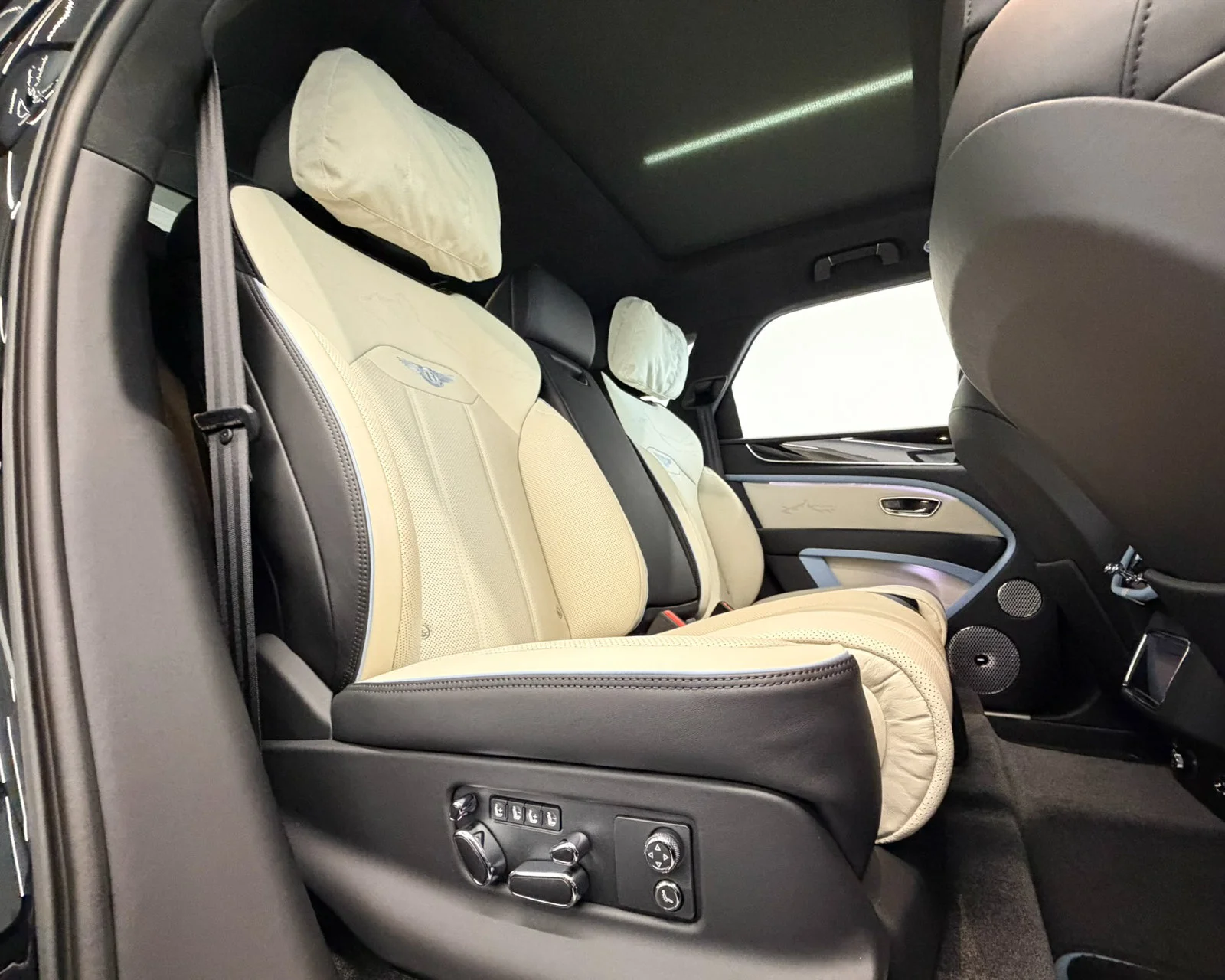 New 2027  Bentley  image 44