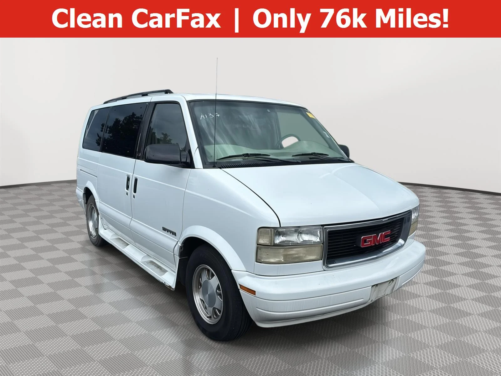 Used 2000 Ivory White GMC SL image 1