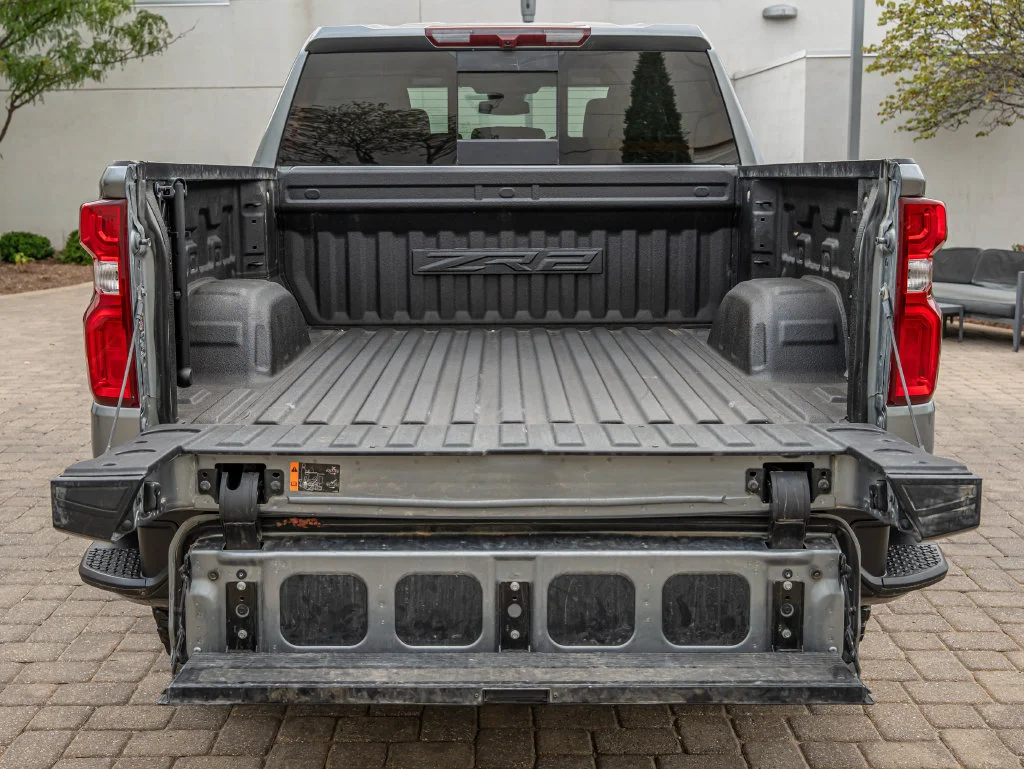 Used 2024 Sterling Gray Metallic Chevrolet ZR2 image 21