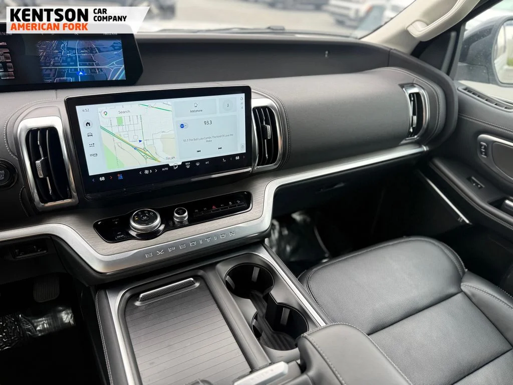 Used 2025 Silver Ford Platinum image 26
