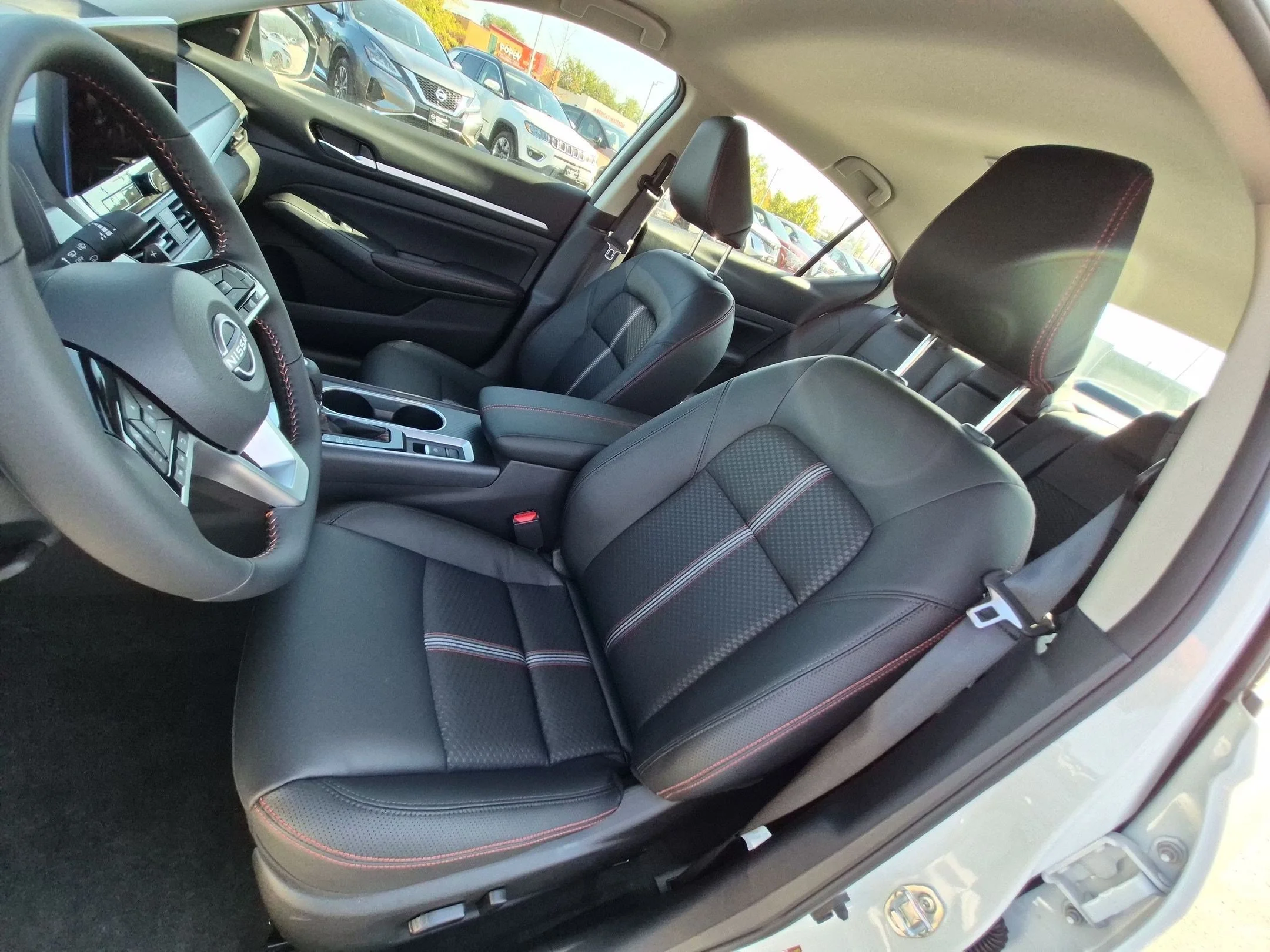 New 2026 Pearl White TriCoat / Super Black Two-tone Nissan SR image 12