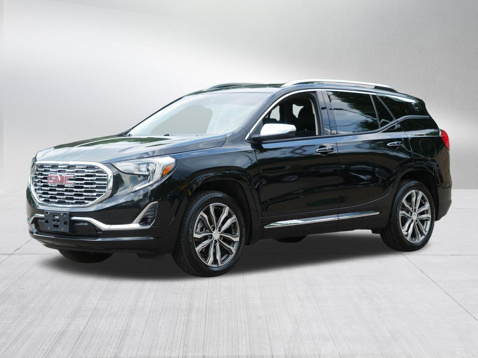 Used 2018 Ebony Twilight Metallic GMC Denali image 3
