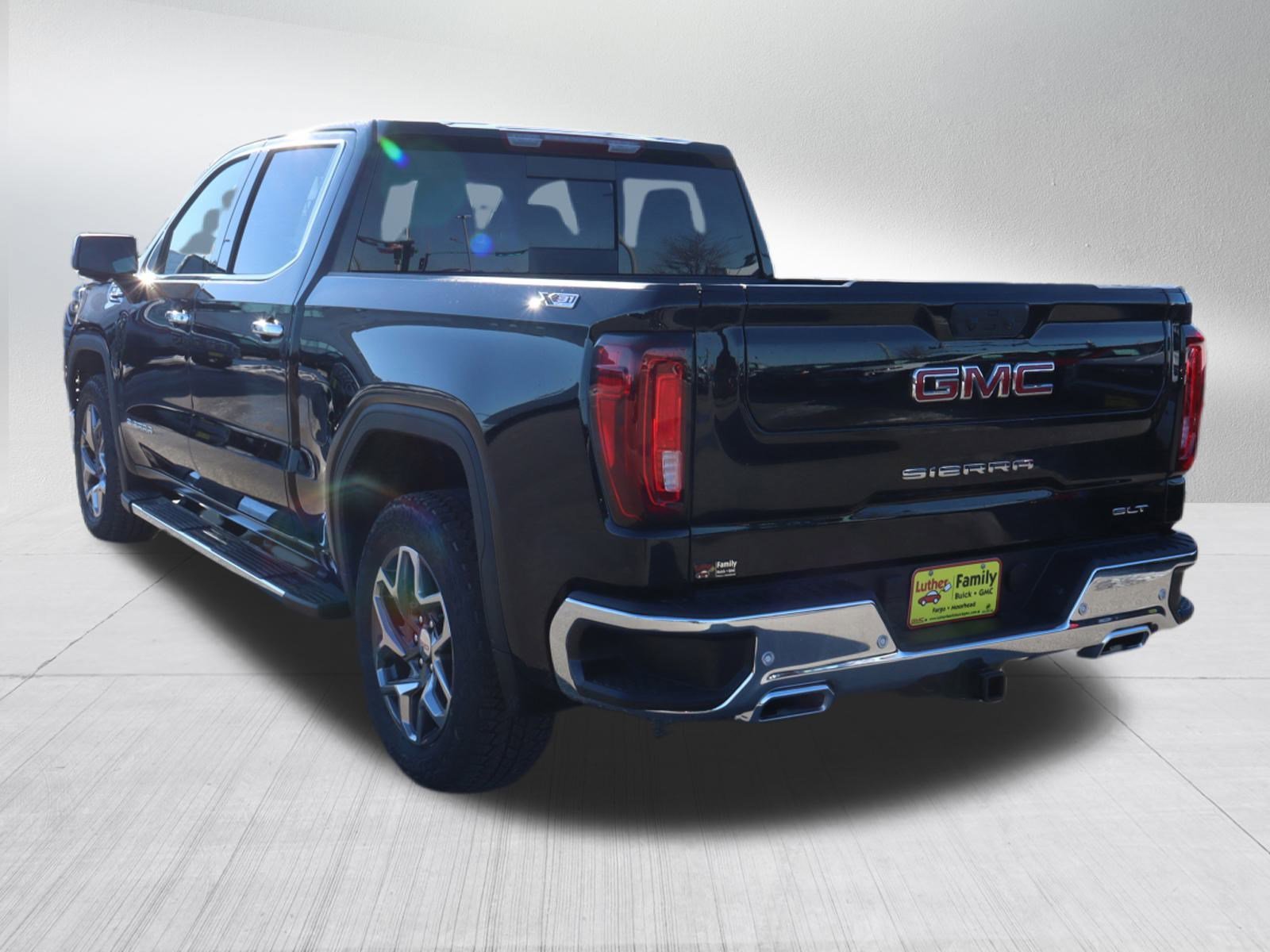 New 2026 Onyx Black GMC SLT image 5