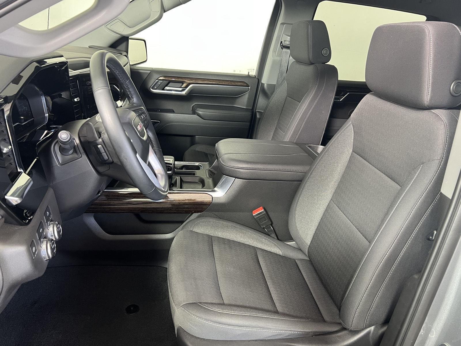 Used 2023 Sterling Metallic GMC Elevation image 6