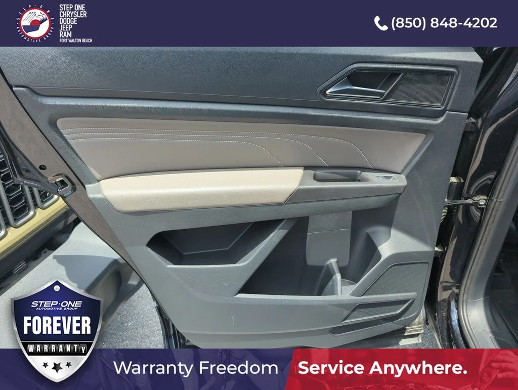 Used 2023 Black Volkswagen 3.6L V6 SE w/Technology image 28