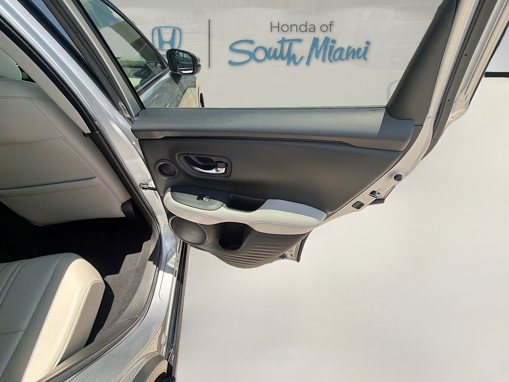 Used 2024 Lunar Silver Metallic Honda EX-L image 29