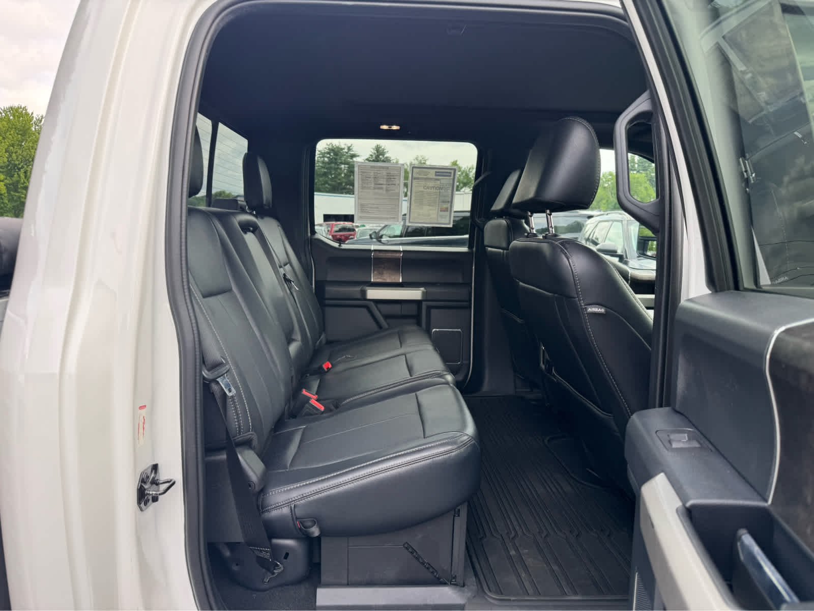 Used 2022 Star White Metallic Tri-Coat Ford LARIAT image 12
