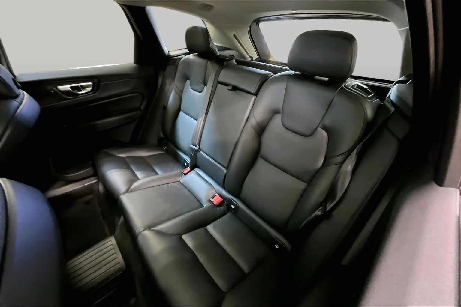 Certified Used 2023 Onyx Black Volvo Plus image 20