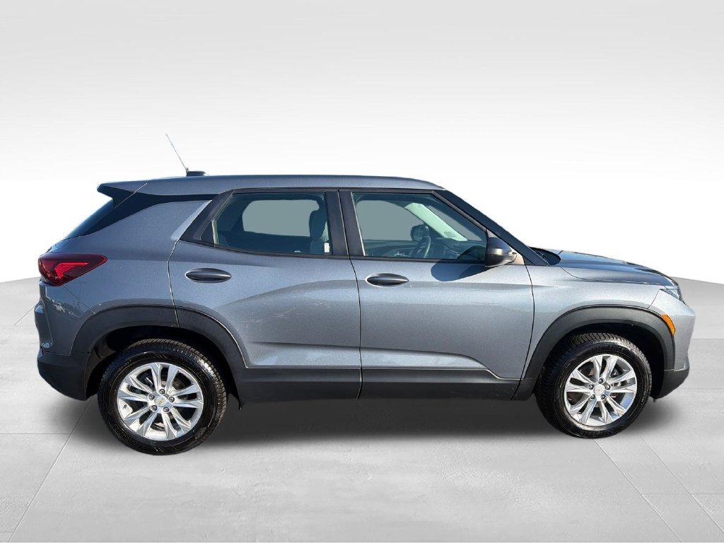 Used 2022 Gray Chevrolet LS image 6