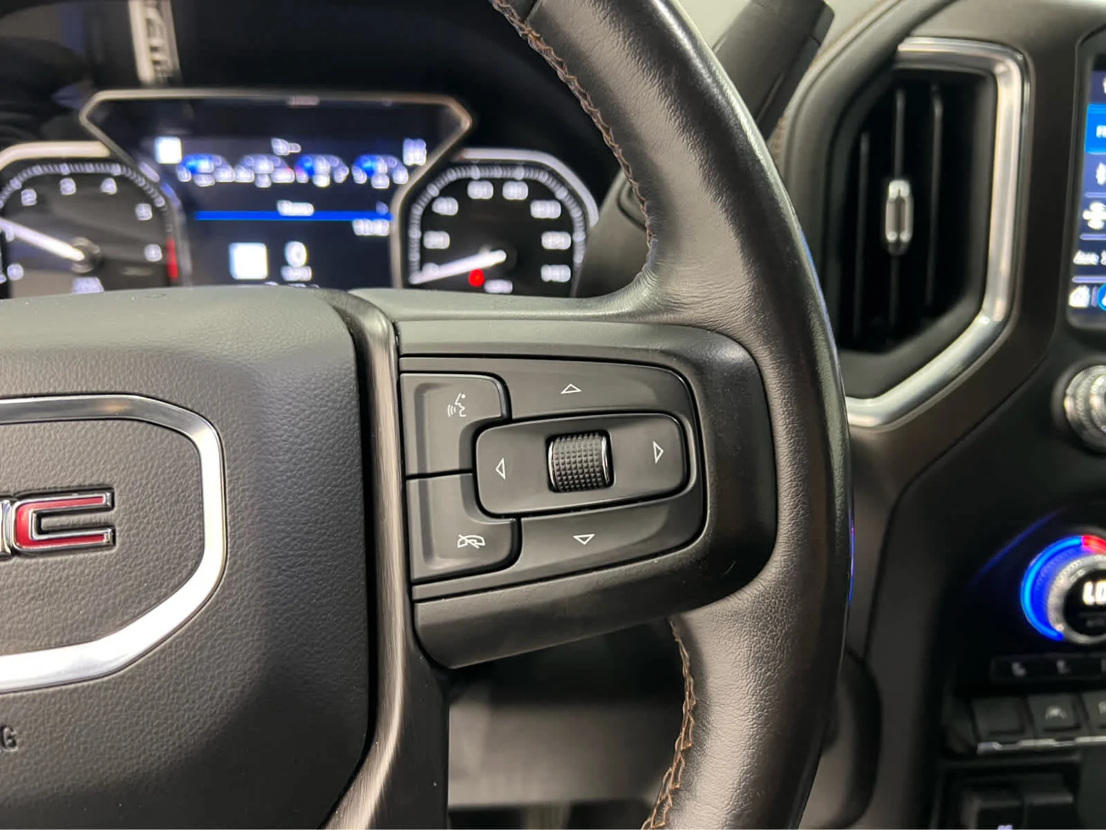 Used 2021 Dark Sky Metallic GMC AT4 image 16