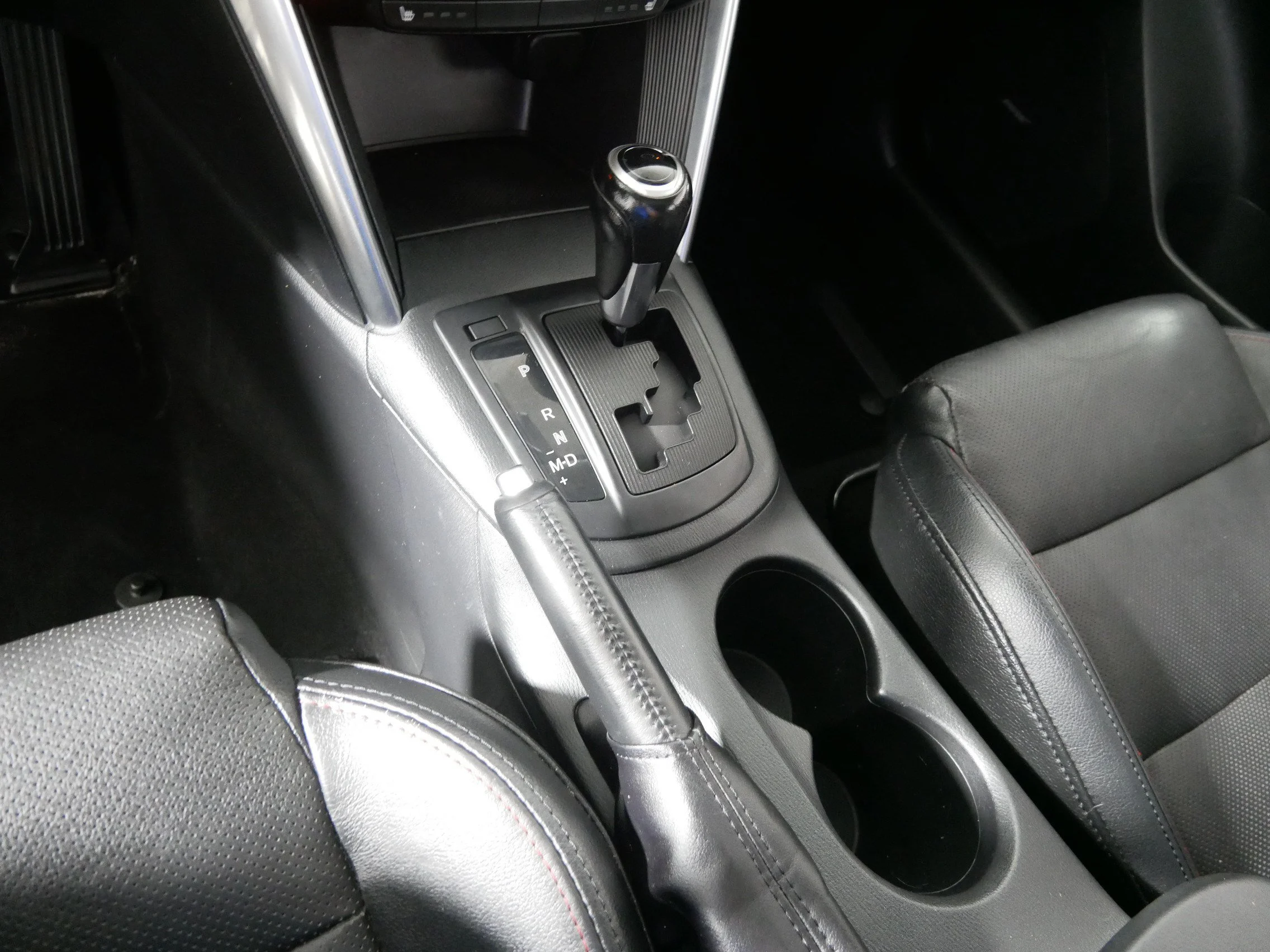 Used 2013 Liquid Silver Metallic Mazda Grand Touring image 24