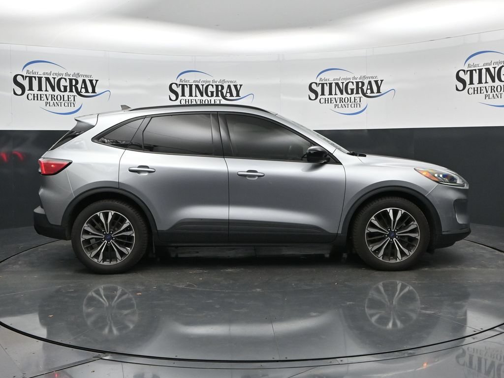 Used 2022 Silver Ford SE image 8
