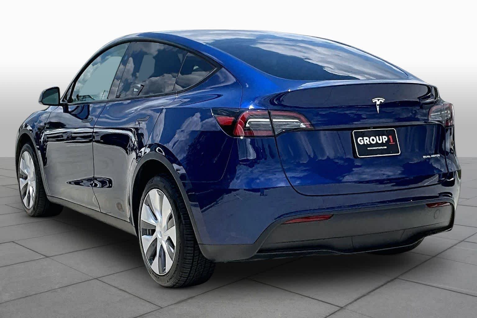 Used 2024 Deep Blue Metallic Tesla Long Range image 10