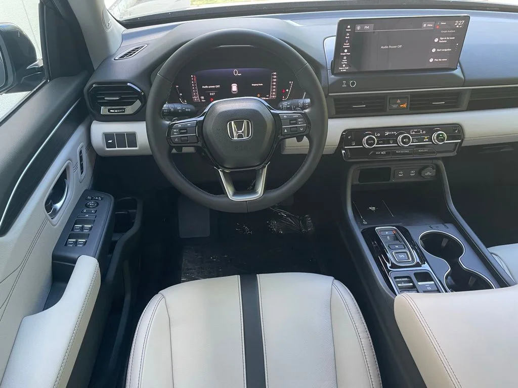 New 2026 Smoke Blue Pearl Honda Touring image 15