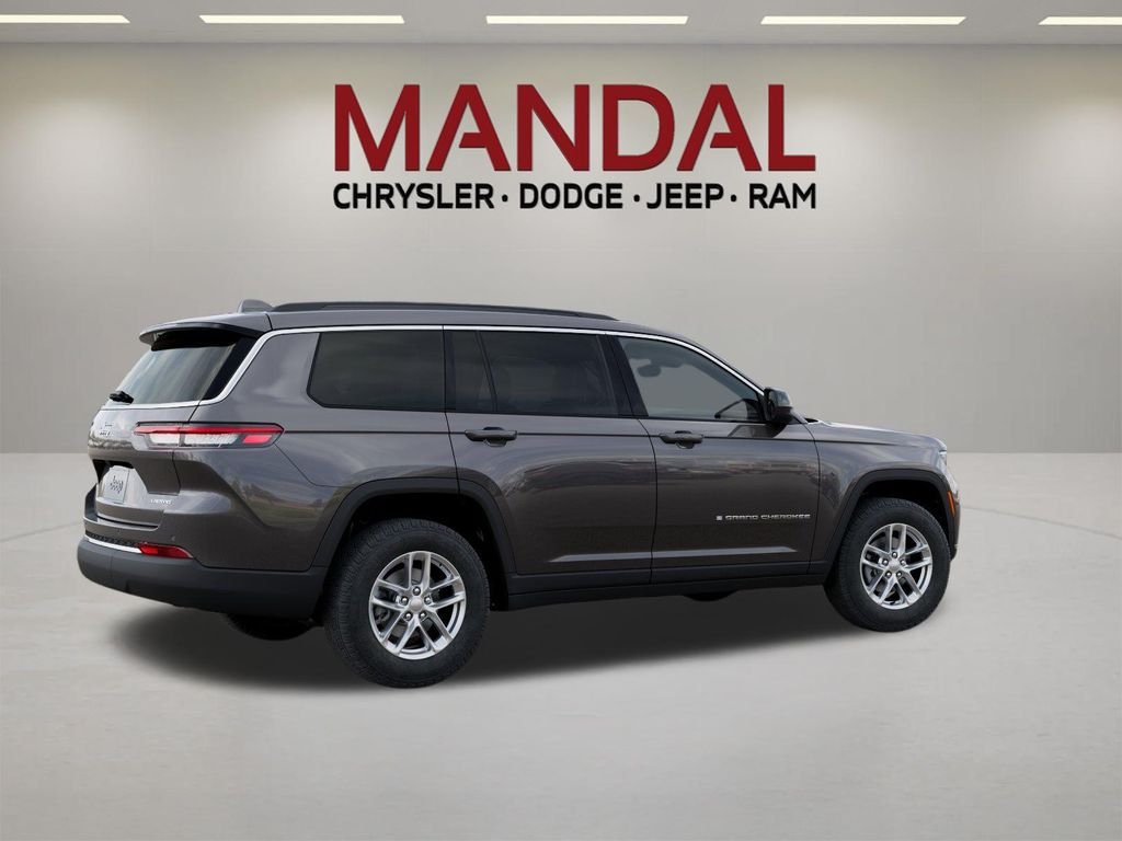 New 2026 Baltic Gray Metallic Clear-Coat Exterior Paint Jeep Laredo X image 4