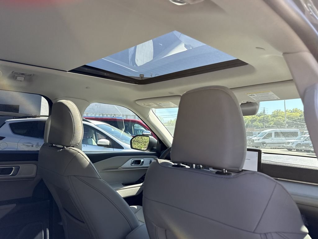New 2026 Vapor Blue Metallic Ford Active image 26