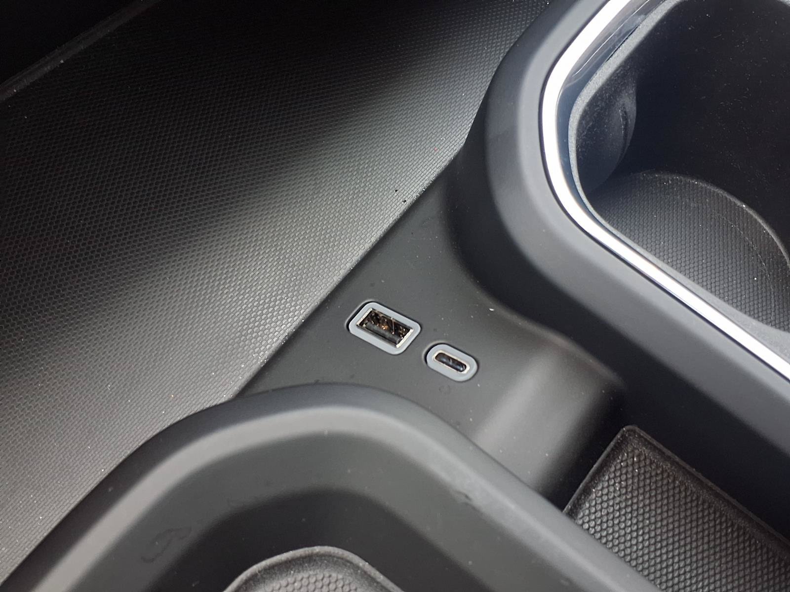Used 2025 White Frost GMC Denali image 23